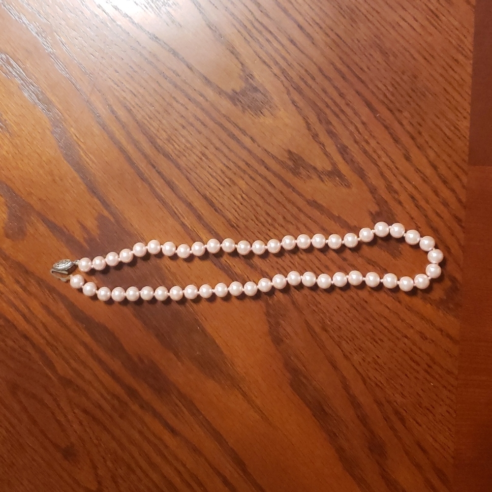Pink faux pearl necklace